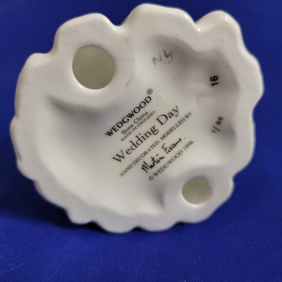 Wedgwood England Bone China Wedding Day 1996 CAKE TOPPER Bride Groom vintage EUC - Picture 8 of 9